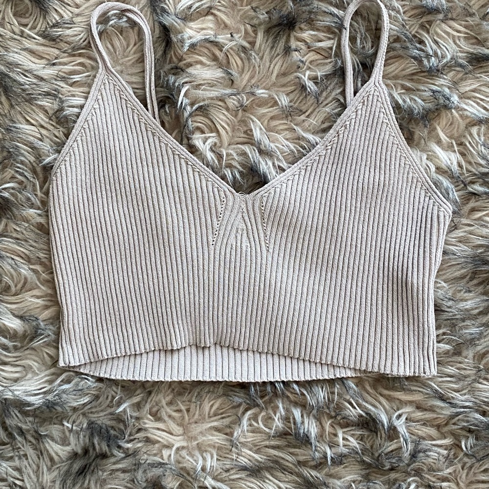SHEIN CROP TOP - Picture 2 of 3